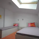 Penthouse 2 Bedroom W Fireplace דירה