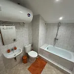 Penthouse 2 Bedroom W Fireplace דירה בנסקו