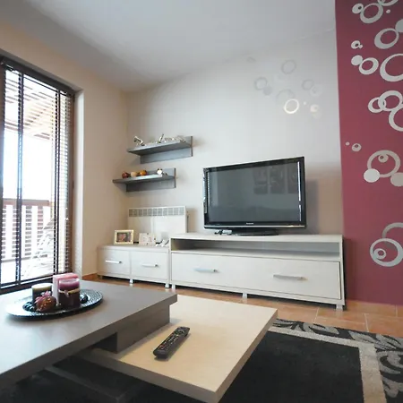 Penthouse 2 Bedroom W Fireplace דירה